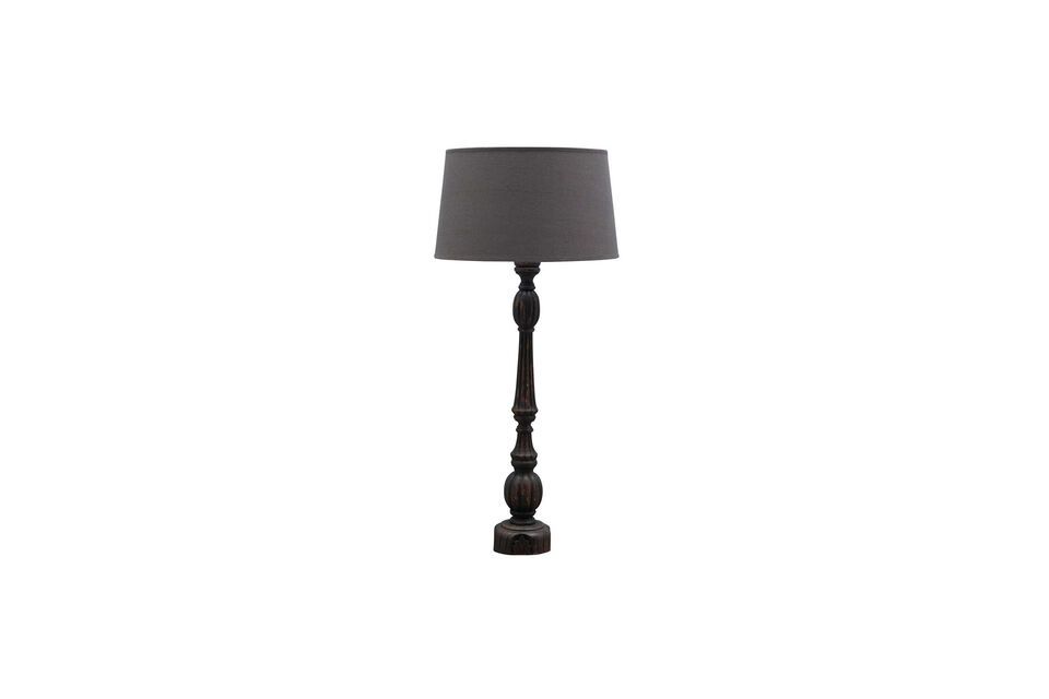 Breng warmte en elegantie in je huis met onze mangohouten lamp.