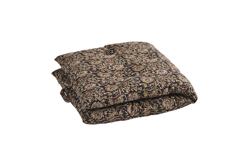 Deze matras is ideaal om je bank of fauteuil op te fleuren en voegt een vleugje kleur en extra