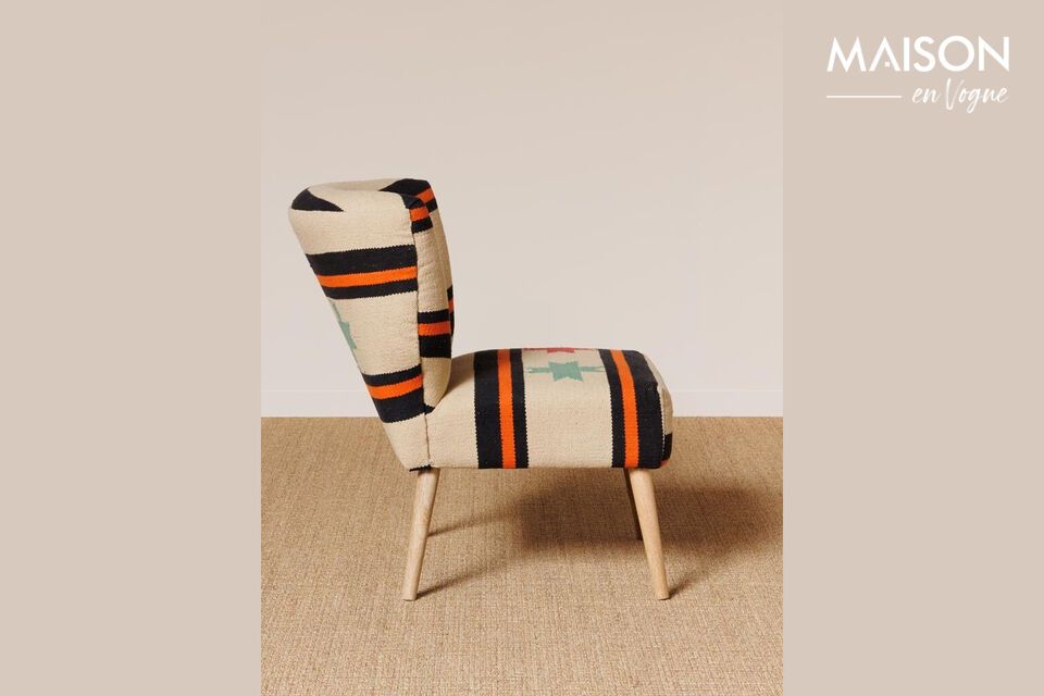 Deze fauteuil is gemaakt van hoogwaardig mangohout