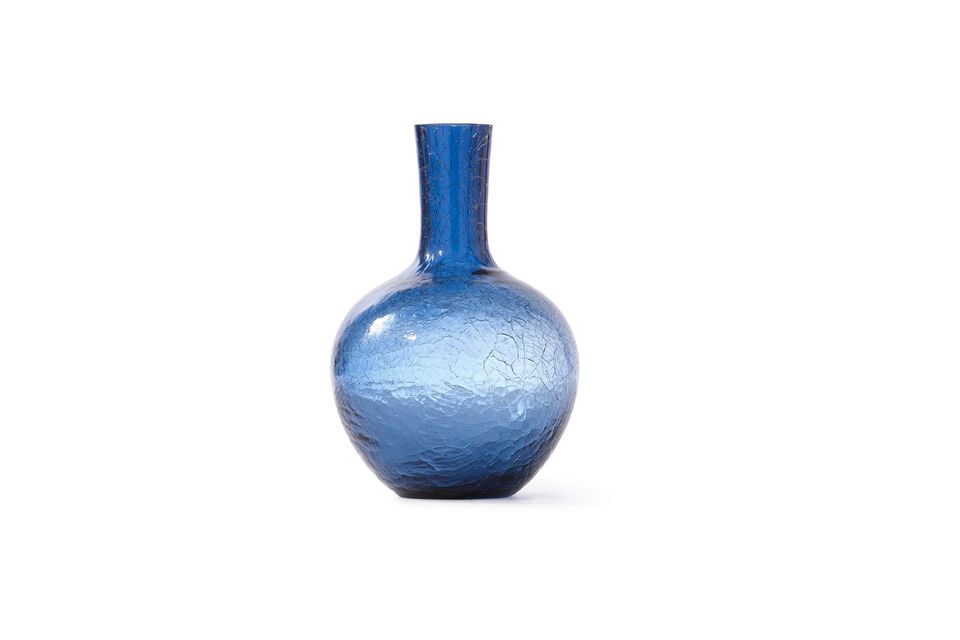 Breng een vleugje elegant vakmanschap in huis met onze Dark Blue Glass Vase