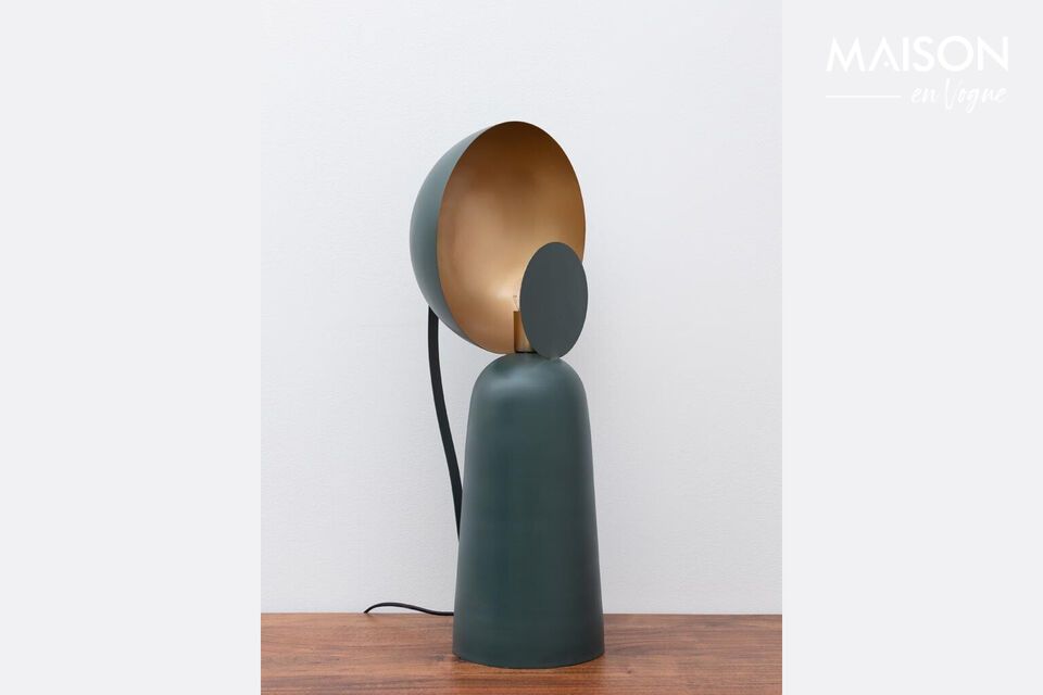 Deze lamp is ideaal om elke ruimte te verlichten en een modern tintje te geven en combineert