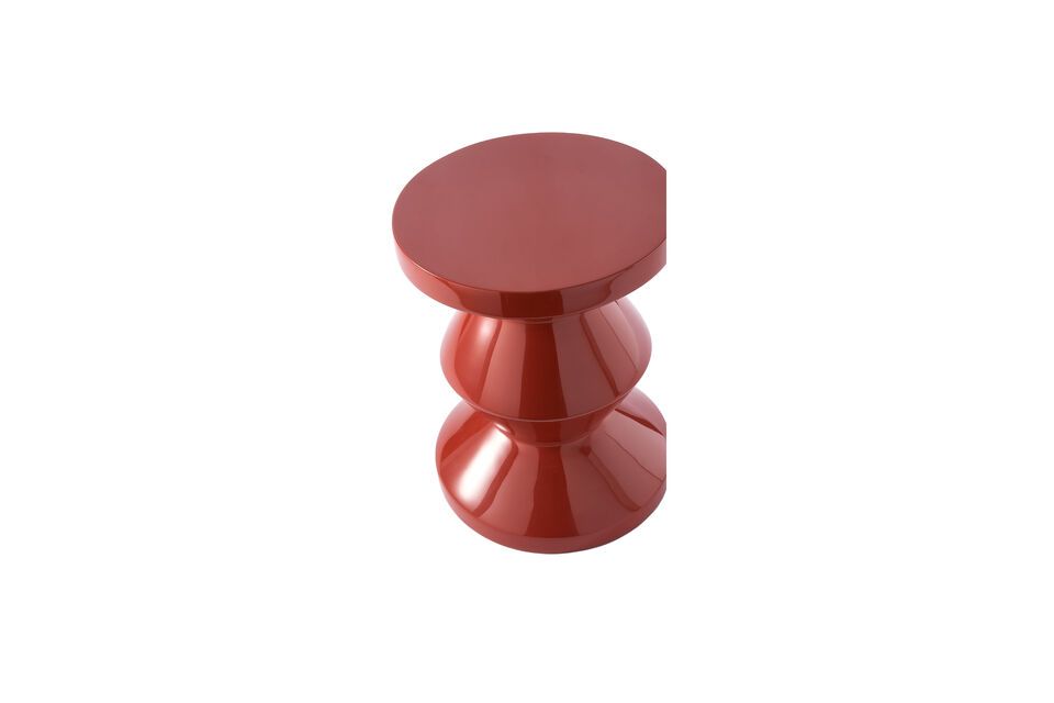 Ontdek de gedurfde charme van de Zig zag Stool van koraalrood glasvezel