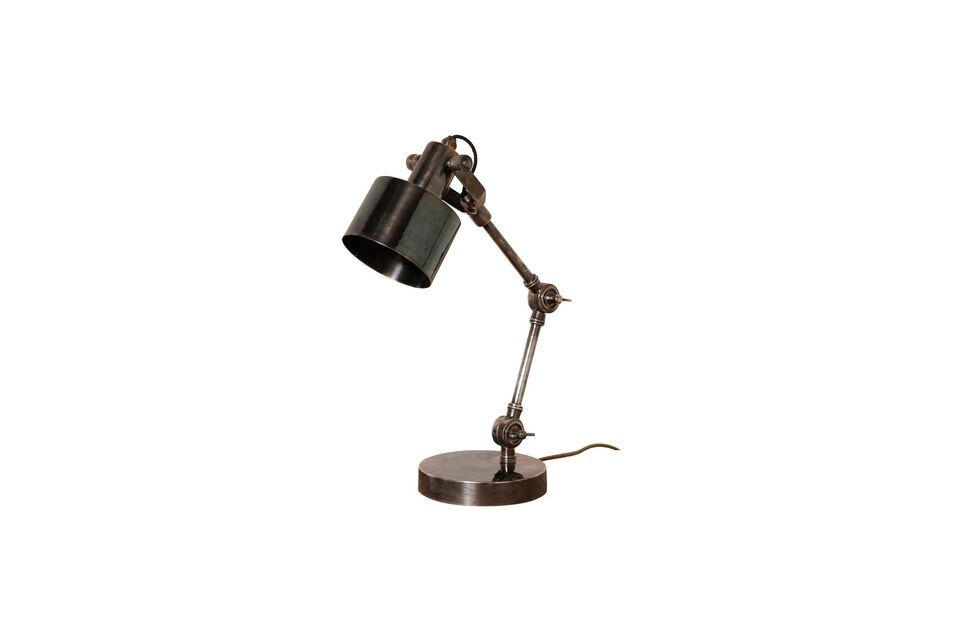 Het koperen messing ontwerp van deze lamp is niet alleen esthetisch aantrekkelijk