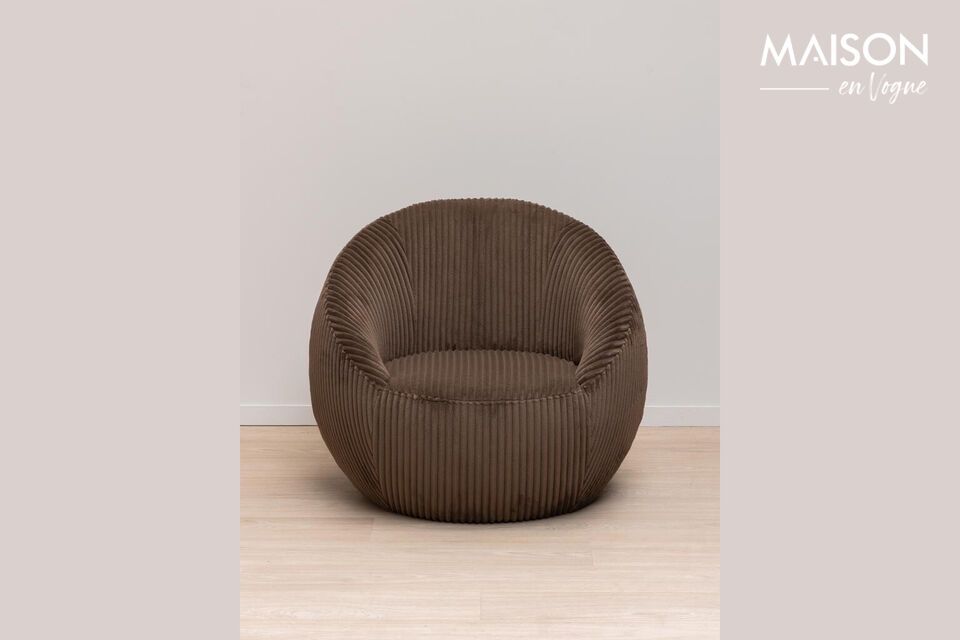 Ontdek comfort en tijdloze elegantie met onze Moka bruine polyester fauteuil