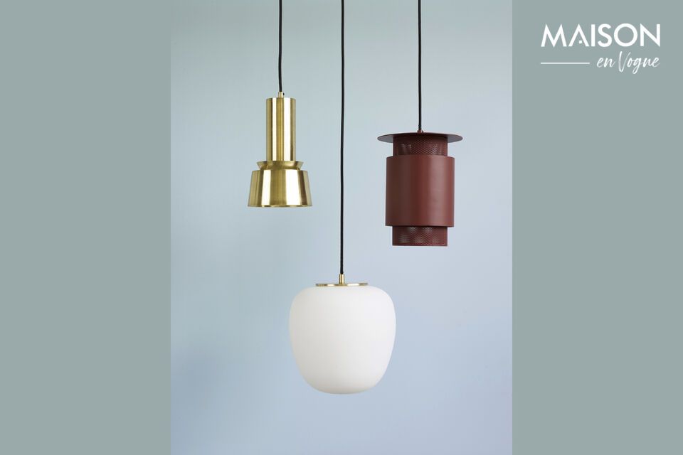 De Mono bruine metalen lamp is een voorbeeld van minimalistisch design gecombineerd met praktische