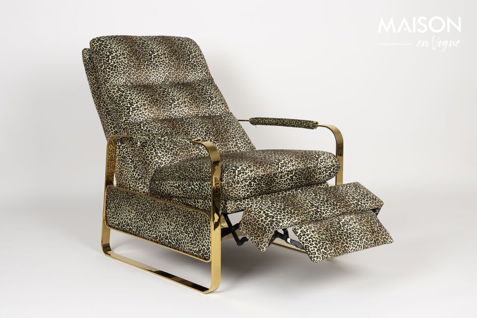 De Panther relaxfauteuil in veelkleurige stof van 96 cm x 69 cm x 96 cm is de definitie van chic